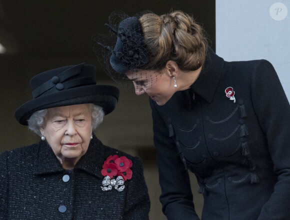 La reine Elisabeth II d'Angleterre, Catherine (Kate) Middleton, duchesse de Cambridge - La famille royale d'Angleterre lors du National Service of Remembrance à Londres le 10 novembre 2019.