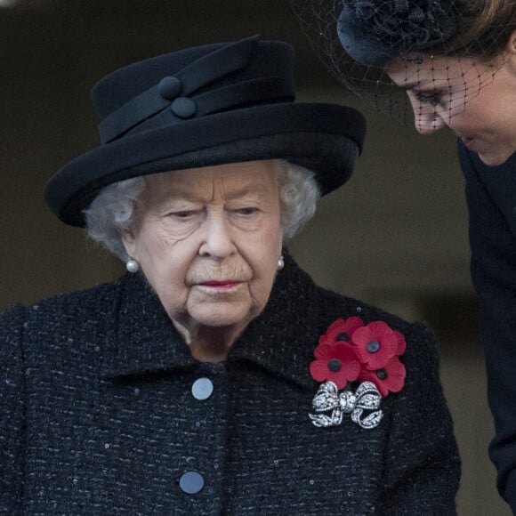 La reine Elisabeth II d'Angleterre, Catherine (Kate) Middleton, duchesse de Cambridge - La famille royale d'Angleterre lors du National Service of Remembrance à Londres le 10 novembre 2019.