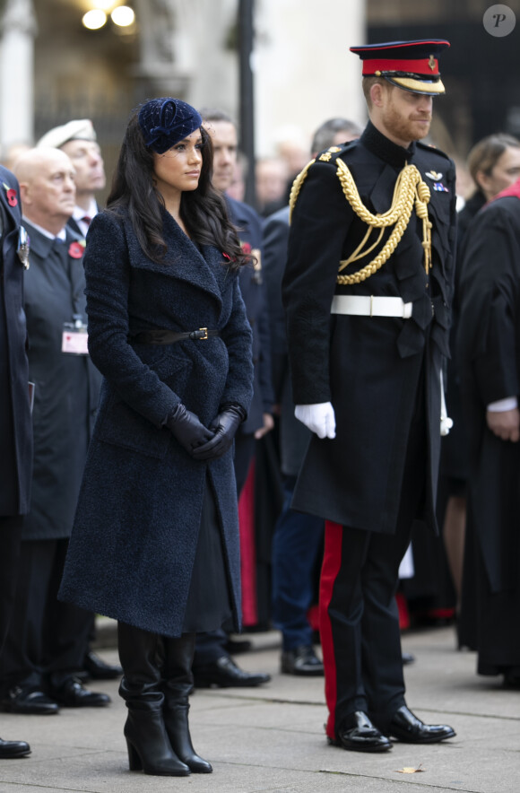 Meghan Markle (en manteau Sentaler et bottes Tamara Mellon) assistent au 91ème 'Remembrance Day', une cérémonie d'hommage à tous ceux qui sont battus pour la Grande-Bretagne, à Westminster Abbey, le 7 novembre 2019.