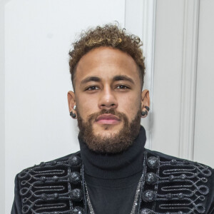 Neymar assiste au dîner de gala de l'association AEM (Un Avenir pour les Enfants du Monde) au bénéfice des enfants du Rwanda organisé par Babeth Djian au Pavillon Ledoyen. Paris, France, le 12 décembre 2019. © Olivier Borde/Bestimage