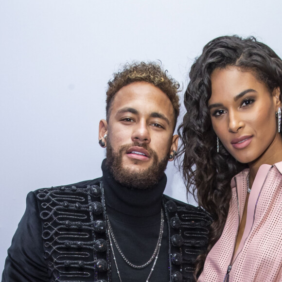 Neymar et Cindy Bruna assistent au dîner de gala de l'association AEM (Un Avenir pour les Enfants du Monde) au bénéfice des enfants du Rwanda organisé par Babeth Djian au Pavillon Ledoyen. Paris, France, le 12 décembre 2019. © Olivier Borde/Bestimage