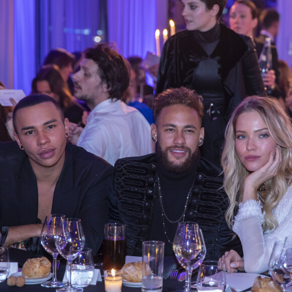 Olivier Rousteing, Neymar et le top model Sasha Luss assistent au dîner de gala de l'association AEM (Un Avenir pour les Enfants du Monde) au bénéfice des enfants du Rwanda organisé par Babeth Djian au Pavillon Ledoyen. Paris, France, le 12 décembre 2019. © Olivier Borde/Bestimage