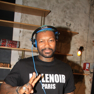 Djibril Cissé - Soirée de lancement de la nouvelle collection de vêtements "Mr Lenoir" de Djibril Cissé à la boutique Cirocco à Paris le 12 décembre 2019. © Philippe Baldini/Bestimage