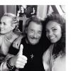 Layla, miss Saint-Martin, Saint-Barthélémy, avec Laeticia et Johnny Hallyday, le 6 décembre 2017 sur Instagram.
