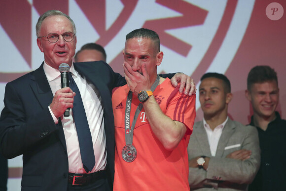 Franck Ribéry célèbre le titre de champion d'allemagne et son dernier match sous les couleurs du Bayern de Munich le 18 Mai 2019.