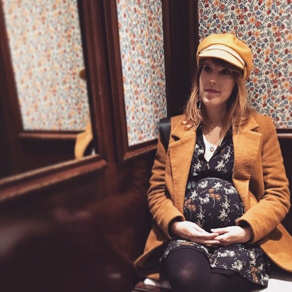 Léa François, enceinte, partage une photo de son baby bump, le 17 novembre 2019