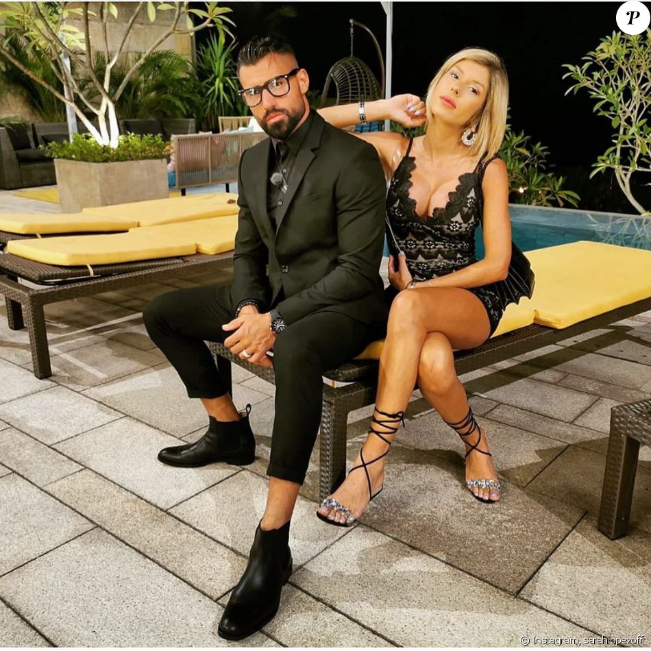 Les Anges A Hong Kong Sarah Lopez et Jonathan Matijas à Hong Kong pour le tournage des Anges 12 -  photo Instagram du 22 décembre 2019 - Purepeople