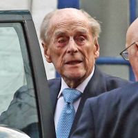 Prince Philip : Le mari d'Elizabeth II sur pied à la sortie de l'hôpital