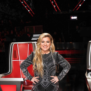 Kelly Clarkson sur le plateau de The Voice. Décembre 2019.