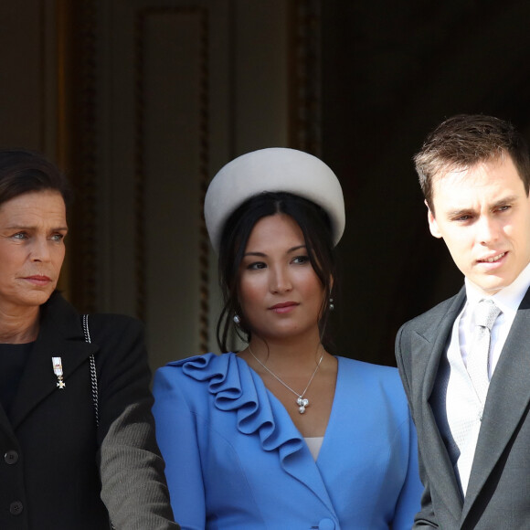 La princesse Stéphanie de Monaco, son fils Louis Ducruet et sa femme Marie Chevallier - La famille princière de Monaco au balcon du palais lors de la Fête nationale monégasque à Monaco. Le 19 novembre 2019 © Dominique Jacovides / Bestimage