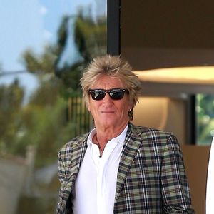 Exclusif - Rod Stewart et son fils Sean Stewart font du shopping chez Barneys NY à Beverly Hills, le 28 juin 2018