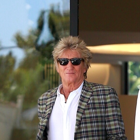 Exclusif - Rod Stewart et son fils Sean Stewart font du shopping chez Barneys NY à Beverly Hills, le 28 juin 2018
