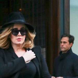 La chanteuse Adele à la sortie de son hôtel à New York, le 14 novembre 2015.