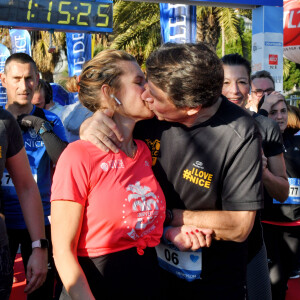 Christian Estrosi, le maire de Nice, et sa femme, Laura Tenoudji Estrosi participent à la 21ème édition de la Prom Classic, 10 kilomètres de course à pied, sur la Promenade des Anglais à Nice, France, le 5 janvier 2020. Début d'année sportif pour le couple Estrosi qui a bouclé les 10 kilomètres du parcours en 1h et 15 minutes. C'est Laura qui a donné le départ de la catégorie Handisport. © Bruno Bébert/Bestimage