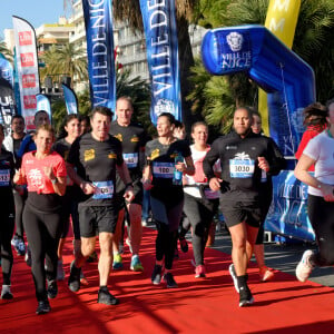 Christian Estrosi, le maire de Nice, et sa femme, Laura Tenoudji Estrosi participent à la 21ème édition de la Prom Classic, 10 kilomètres de course à pied, sur la Promenade des Anglais à Nice, France, le 5 janvier 2020. Début d'année sportif pour le couple Estrosi qui a bouclé les 10 kilomètres du parcours en 1h et 15 minutes. C'est Laura qui a donné le départ de la catégorie Handisport. © Bruno Bébert/Bestimage