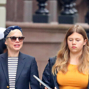 Exclusif - Michelle Williams et sa fille Matilda Ledger se promènent à New York, le 6 mai 2019.