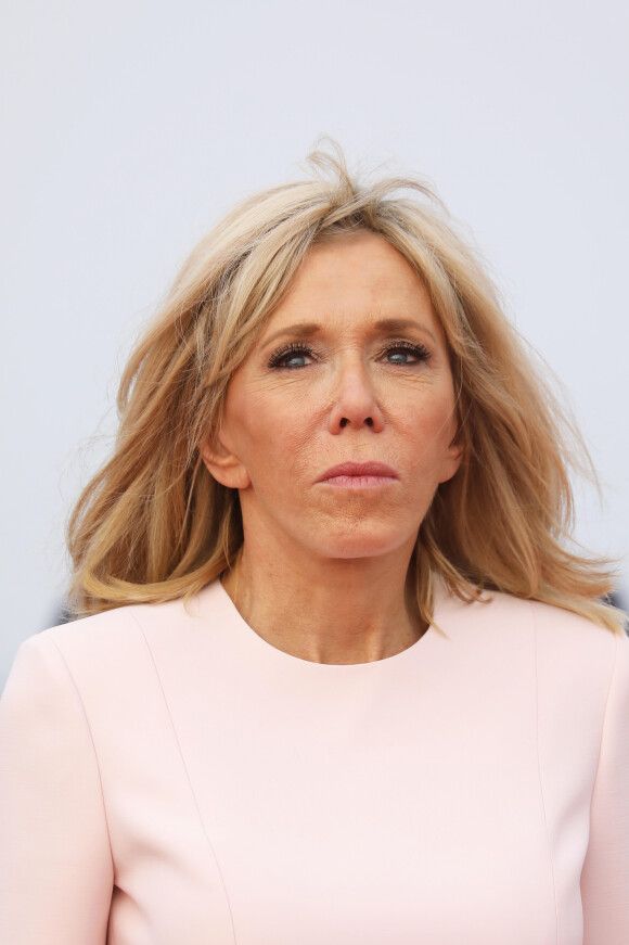 Brigitte Macron, Première dame - Déplacement en Côte d'Ivoire - Arrivée du Président de la République et de sa femme à l'aéroport international Félix Houphouët Boigny à Abidjan le 20 décembre 2019. © Dominique Jacovides / Bestimage