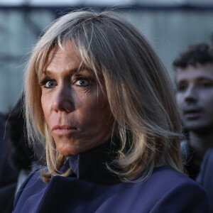Brigitte Macron se rend au collège Chaptal pour la 5ème Journée nationale de lutte contre le harcèlement à l'école à Paris VIII, le 7 novembre 2019. En présence de d'A.Taquet secrétaire d'État auprès de la ministre des Solidarités et de la santé, J.M.Blanquer, ministre de l'Éducation nationale et de la Jeunesse et J.d'Hauteserre, maire du 8ème Arrondissement de Paris. ©Stephane Lemouton / Bestimage Brigitte