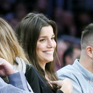 Cameron Diaz et son mari Benji Madden à un match de basket à Los Angeles en 2015.