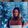 Kelly Helard  (Mamans & Célèbres) en vacances au ski en 2019.