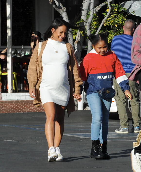 Christina Milian, enceinte, avec son compagnon M.Pokora et sa fille, à Los Angeles, Californie, Etats-Unis, le 7 janvier 2020.