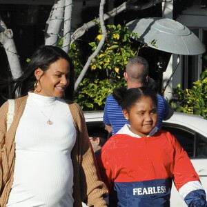 Christina Milian, enceinte, avec son compagnon M.Pokora et sa fille, à Los Angeles, Californie, Etats-Unis, le 7 janvier 2020.