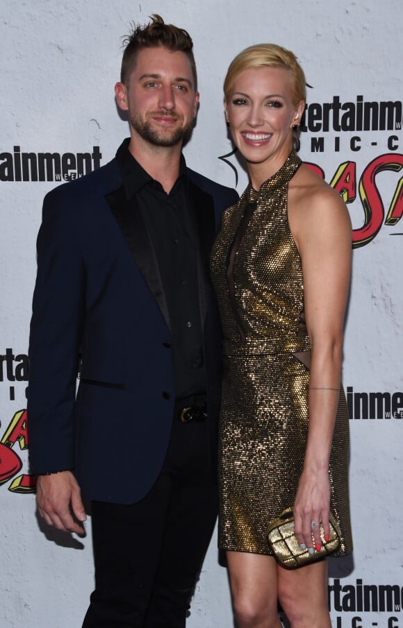 Katie Cassidy et son fiancé Matt Rodgers au EW Comic Con 2017 de l'hôtel Hard Rock à San Diego, le 22 juillet 2017.