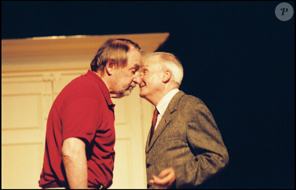 Philippe Noiret et Michel Bouquet à la générale de la pièce "Les côtelettes" le 4 septembre 1997.