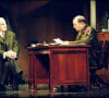 Michel Bouquet et Claude Brasseur dans la pièce "À torts et à raisons" au théâtre Montparnasse à Paris le 2 septembre 1999.