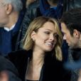 Caroline Receveur et son compagnon Hugo Philip dans les tribunes lors du match de Ligue 1 "PSG - OM (4-0)" au Parc des Princes, le 27 octobre 2019. © Cyril Moreau/Bestimage