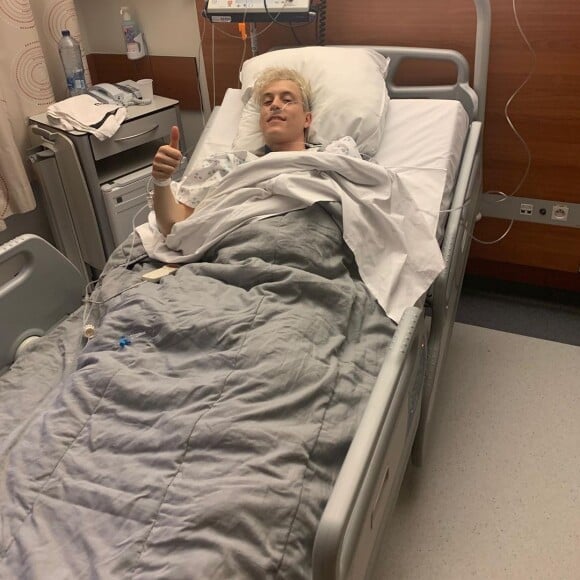 Loïc Nottet a posté cette photo de lui à l'hôpital, sur Instagram, le 10 janvier 2020.