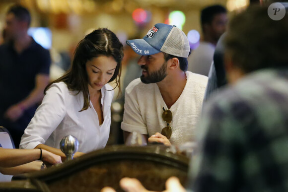 Exclusif - Nabilla Benattia et son compagnon Thomas Vergara en vacances à Las Vegas, le 7 août 2016.