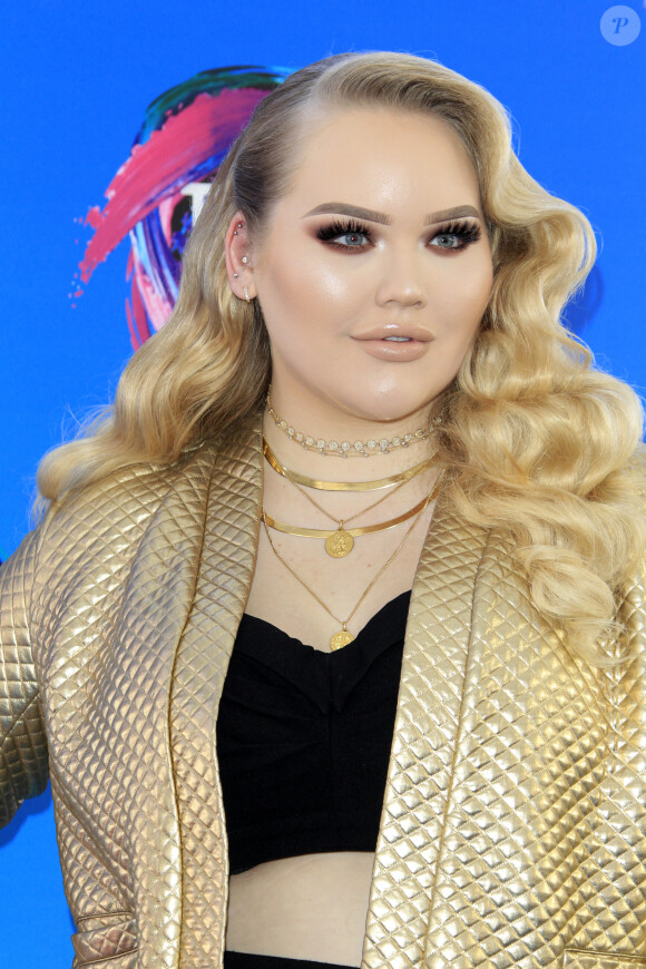 Nikkie Tutorials lors des Teen Choice Awards 2017 à Los Angeles, le 13 août 2017. © Kay Blake via ZUMA Wire/Bestimage