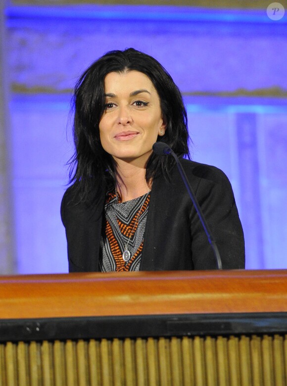 Jenifer Bartoli - Les artistes s'engagent pour les familles monoparentales au Conseil Economique Social et environnemental a Paris le 18 fevrier 2013.