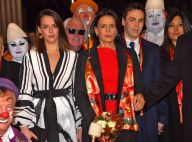 Pauline Ducruet joliment décolletée pour une soirée cirque en famille