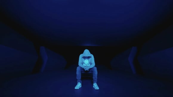 Clip de "Darkness" d'Eminem.