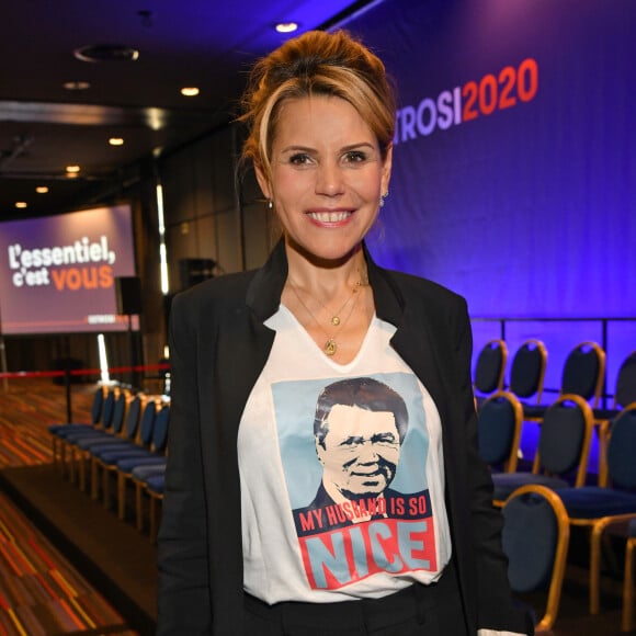 Laura Tenoudji Estrosi durant la première réunion publique au Palais Acropolis à Nice le 19 janvier 2020 dans le cadre des prochaines élections municipales le 15 et le 22 mars. Laura Tenoudji Estrosi portait un T shirt avec un portrait imprimé de son mari Christian Estrosi, le maire de Nice, avec comme slogan : "My Husband is so Nice". © Bruno Bebert/Bestimage