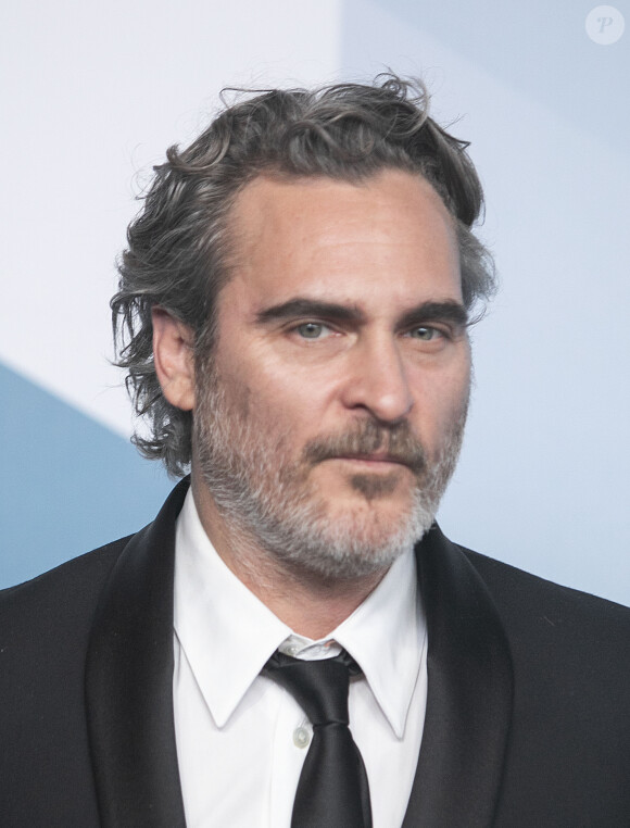Joaquin Phoenix - Pressroom - 26ème cérémonie annuelle des "Screen Actors Guild Awards" ("SAG Awards") au "Shrine Auditorium" à Los Angeles, le 19 janvier 2020. © Prensa Internacional via ZUMA Wire / Bestimage
