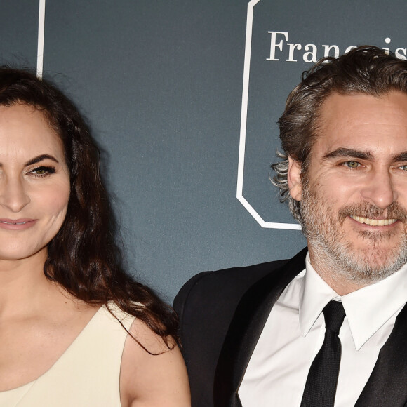 Joaquin Phoenix et sa soeur Rain Phoenix - lors de la 25ème édition de la soirée des Critics Choice Awards au Barker Hangar à Santa Monica, Los Angeles, Californie, Etats-Unis, le 12 janvier 2020.