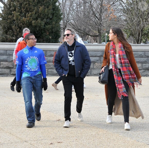 Joaquin Phoenix est allé déjeuner avec des amis à Washington D.C, le 10 janvier 2020.