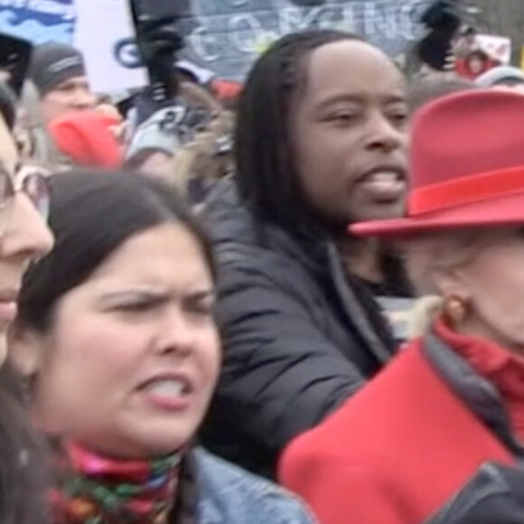 Exclusif - Jane Fonda, Susan Sarandon - De nombreuses célébrités (Jane Fonda, Joaquin Phoenix, Martin Sheen) ont été aperçues lors d'une nouvelle manifestation "Fire Drill Friday" à Washington, le 10 janvier 2019. Les people ont tenu à soutenir Jade Fonda malgré le risque d'arrestations par la police! Cette semaine, les manifestants écologistes demandent la fin de toute nouvelle extraction de combustibles fossiles et l'arrêt immédiat des subventions des contribuables aux compagnies pétrolières.