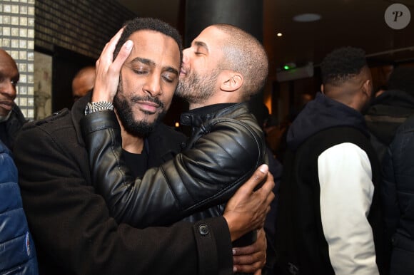 Exclusif - Stomy Bugsy (Gilles Duarte) et son fils Bilal Duarte - Générale de la pièce de théâtre "Un Jour J'irai à Détroit !" au théâtre du Gymnase Marie Bell à Paris, France, le 20 janvie 2020. C'est sur une note historique et de devoir que S.Bugsy et D.Desclos ont souhaité au travers d'une pièce de théâtre, montrer et partager le combat des révoltés tirailleurs sénégalais, massacrés par l'armée française à Thiaroye le 01 décembre 1944. Mise en scène par D.Coubes. © Giancarlo Gorassini/Bestimage