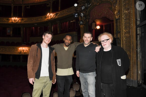 Exclusif - Cyril Guelle, Stomy Bugsy, David Desclos (ancien détenu, acteur et co-auteur de la pièce), Dominique Coubes - Répétition de la pièce de théâtre "Un Jour J'irai à Détroit !" au théâtre du Gymnase Marie Bell à Paris, France, le 20 janvie 2020. C'est sur une note historique et de devoir que S.Bugsy et D.Desclos ont souhaité au travers d'une pièce de théâtre, montrer et partager le combat des révoltés tirailleurs sénégalais, massacrés par l'armée française à Thiaroye le 01 décembre 1944. Mise en scène par D.Coubes. © Ccoadic Guirec/Bestimage