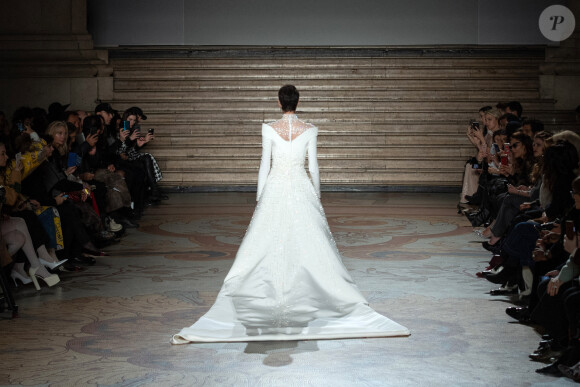 Défilé Antonio Grimaldi, collection Haute Couture printemps-été 2020, au Palais de la découverte. Paris, le 20 janvier 2020.