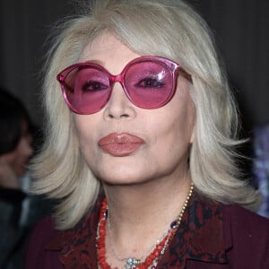 Amanda Lear assiste au défilé Antonio Grimaldi, collection Haute Couture printemps-été 2020, au Palais de la découverte. Paris, le 20 janvier 2020.