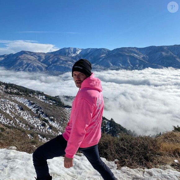 Kev Adams à Big Bear Mountain pour une journée de ski avec Laeticia Hallyday, ses filles Jade et Joy, et Mathilde Balland, la fille de Pascal Balland. Le 21 janvier 2020.