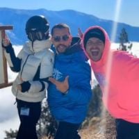 Laeticia Hallyday au ski avec la fille de Pascal Balland et Kev Adams