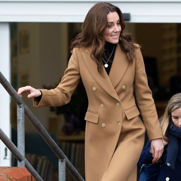 Kate Middleton, duchesse de Cambridge, à la sortie du centre pour enfants "Ely & Caerau" à Cardiff. Le 22 janvier 2020