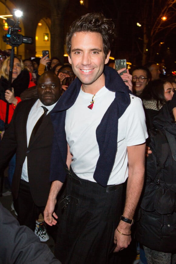 Mika arrive au défilé de mode Haute-Couture printemps-été 2020 "Jean-Paul Gaultier" au théâtre du Châtelet à Paris le 22 janvier 2020.