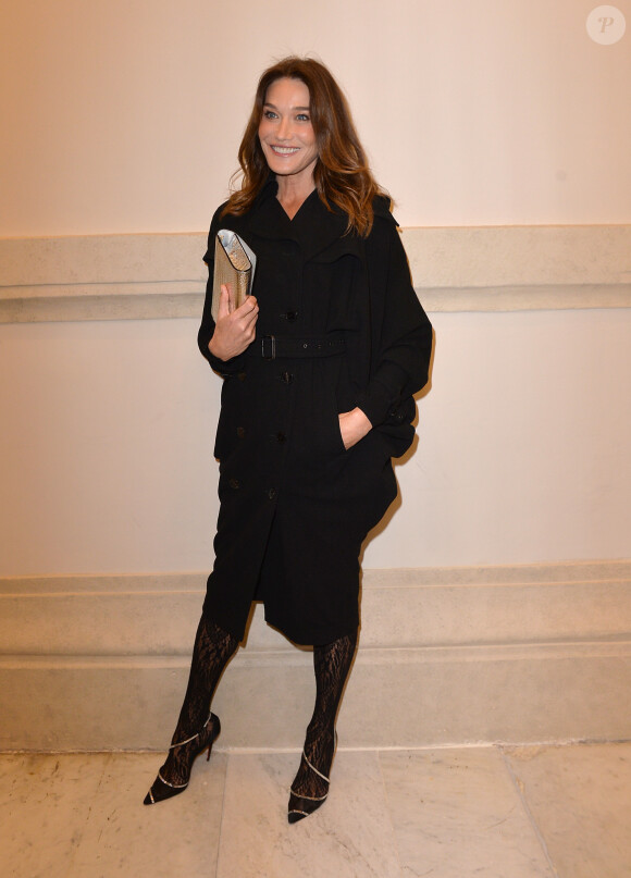 Carla Bruni-Sarkozy lors du photocall du dernier défilé de mode Haute-Couture printemps-été 2020 "Jean-Paul Gaultier" au théâtre du Châtelet à Paris, France, le 22 janvier 2020. © Veeren-Clovis/Bestimage